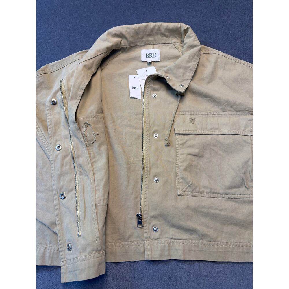 BKE Boxy Collard Cropped Utility Jacket NWT Beige Women’s Med - Picture 7 of 11